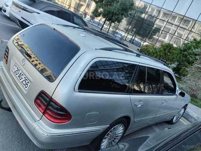 Mercedes E 270-4