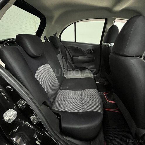 Nissan March-11