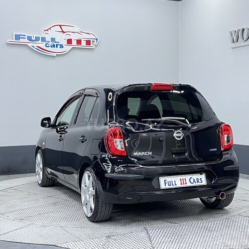Nissan March-6