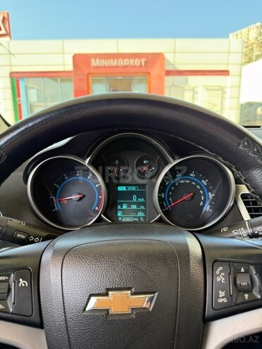 Chevrolet Cruze-10