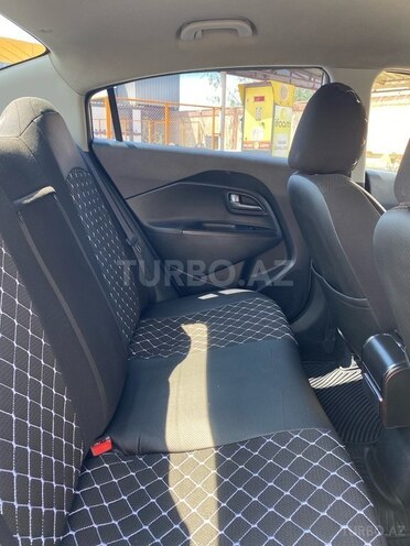 Kia Rio-7