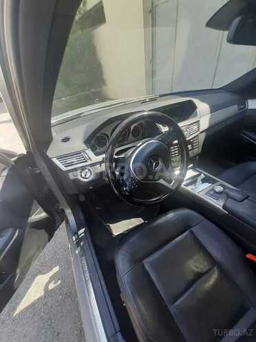 Mercedes E 220-12