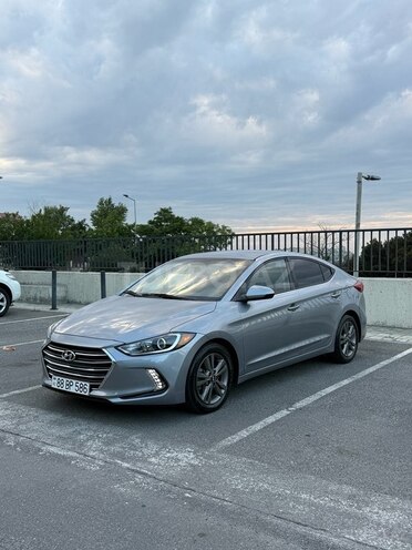 Hyundai Elantra-1