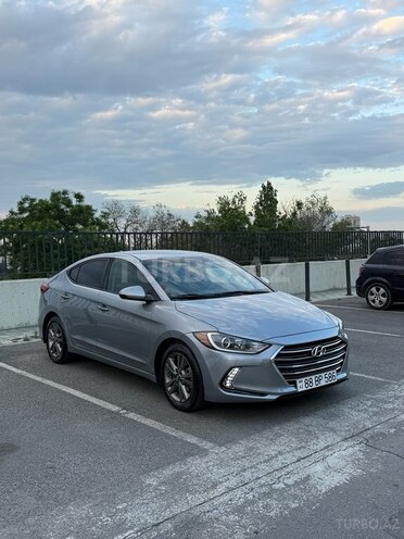 Hyundai Elantra-2