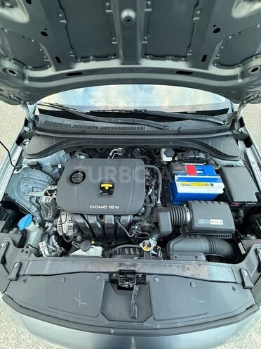 Hyundai Elantra-15