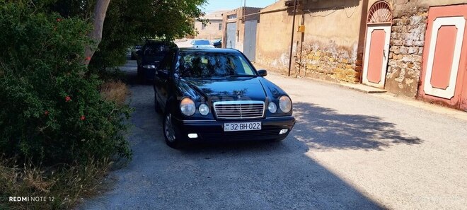 Mercedes E 280 4MATIC-6