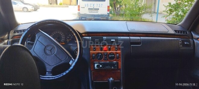 Mercedes E 280 4MATIC-2