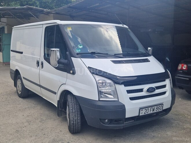 Ford Transit-3