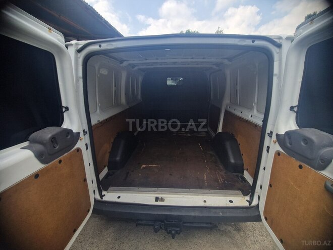Ford Transit-7