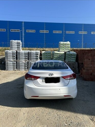Hyundai Elantra-5