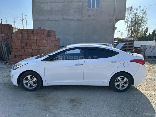 Hyundai Elantra-7