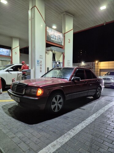Mercedes 190-9