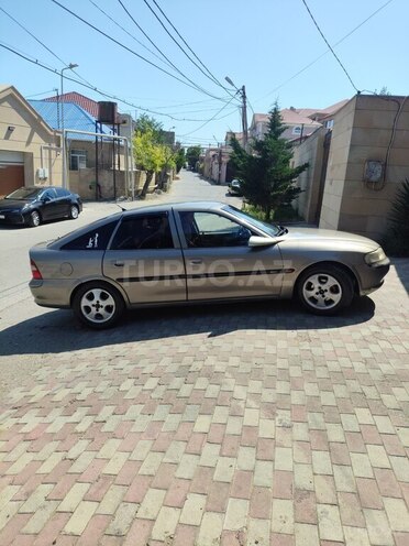 Opel Vectra-6