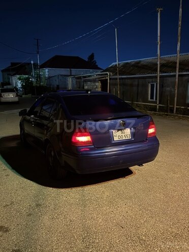 Volkswagen Jetta-4