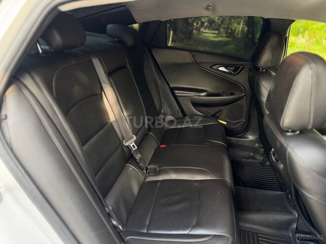 Chevrolet Malibu-13