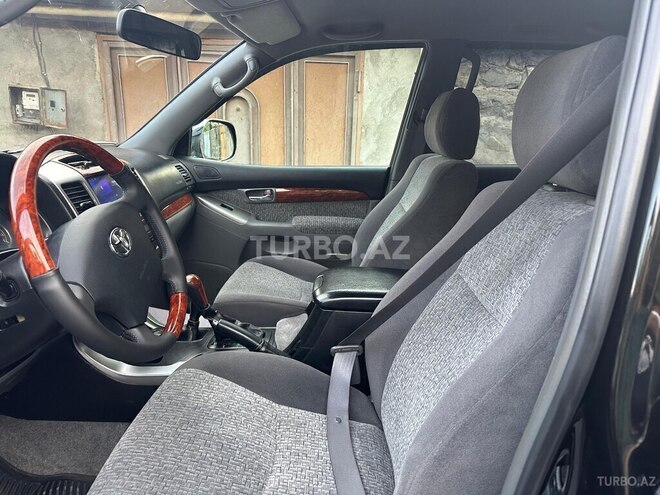 Toyota Land Cruiser Prado-8