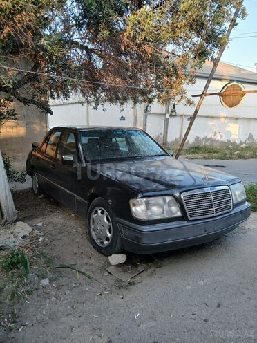 Mercedes E 200-3