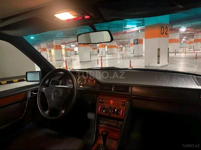 Mercedes E 200-9