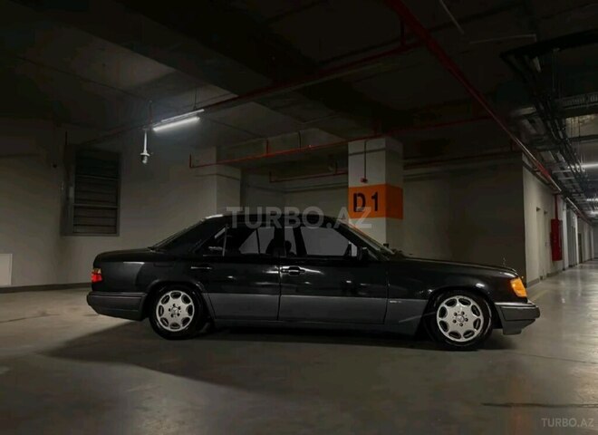 Mercedes E 200-10