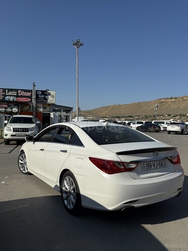 Hyundai Sonata-4