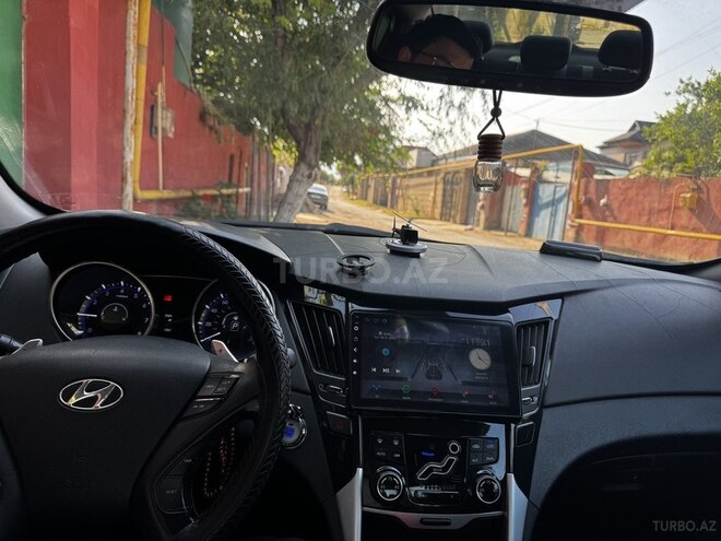 Hyundai Sonata-5