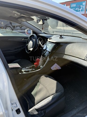 Hyundai Sonata-10