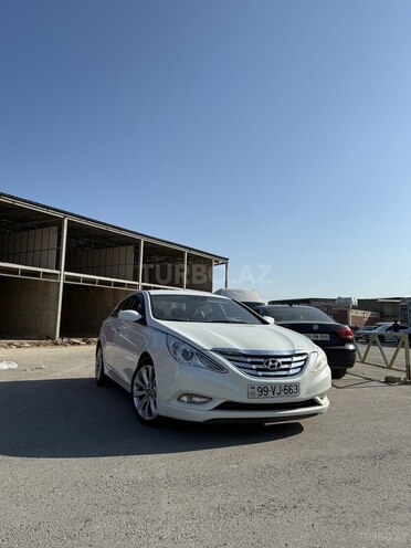 Hyundai Sonata-1