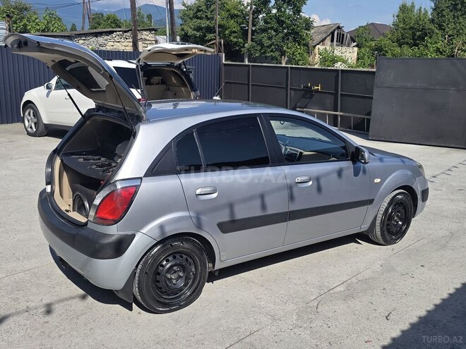 Kia Rio-2