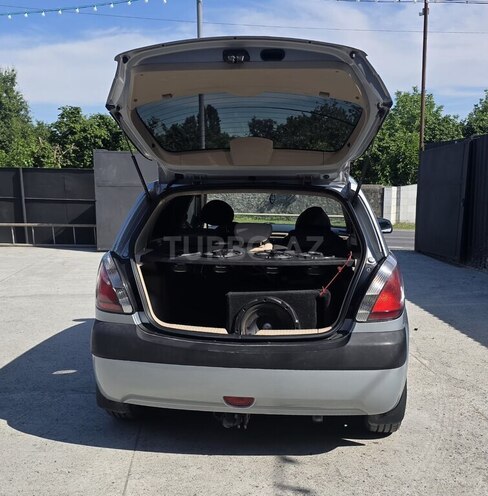 Kia Rio-5