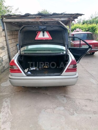 Mercedes C 180-4