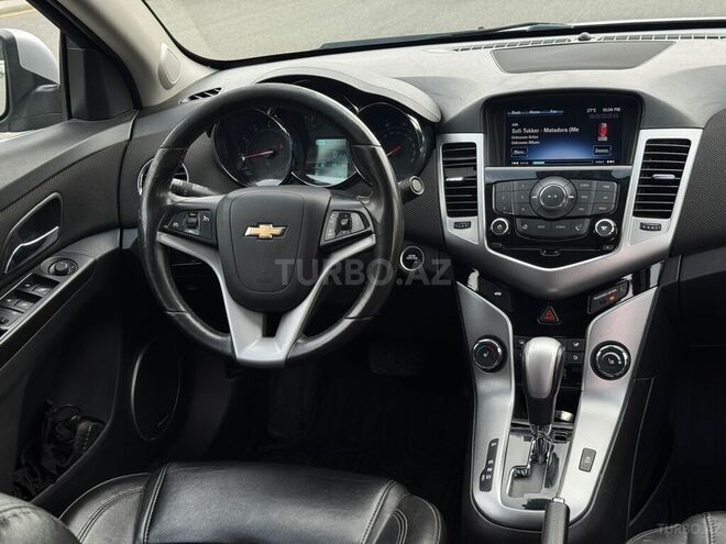 Chevrolet Cruze-13