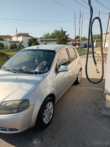 Chevrolet Aveo-5
