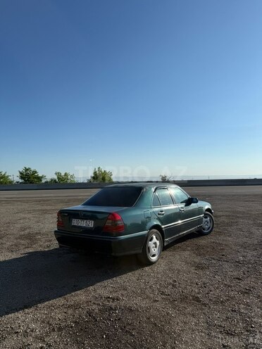 Mercedes C 180-7