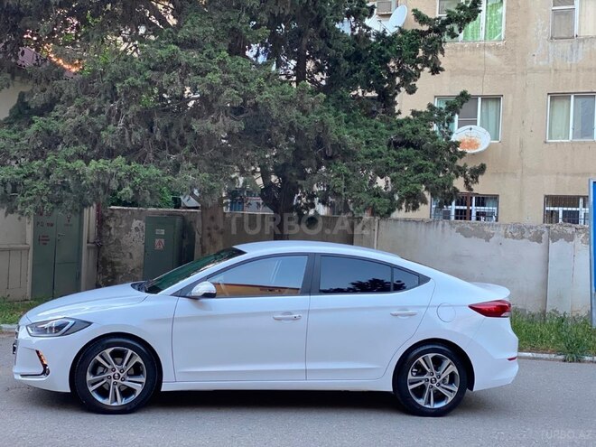 Hyundai Elantra-6