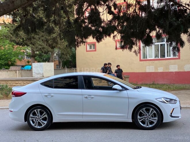 Hyundai Elantra-5