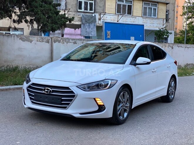 Hyundai Elantra-3