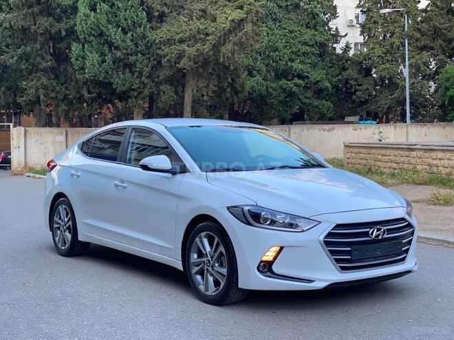 Hyundai Elantra-4