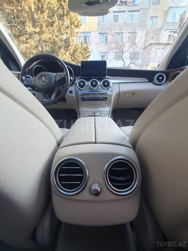Mercedes C 220 d-12