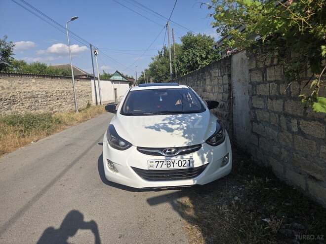 Hyundai Elantra-1
