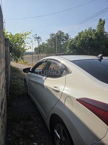 Hyundai Elantra-5