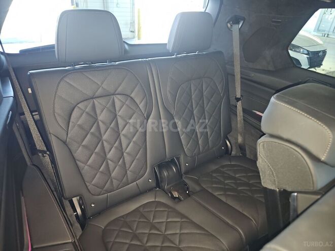 BMW X7-13