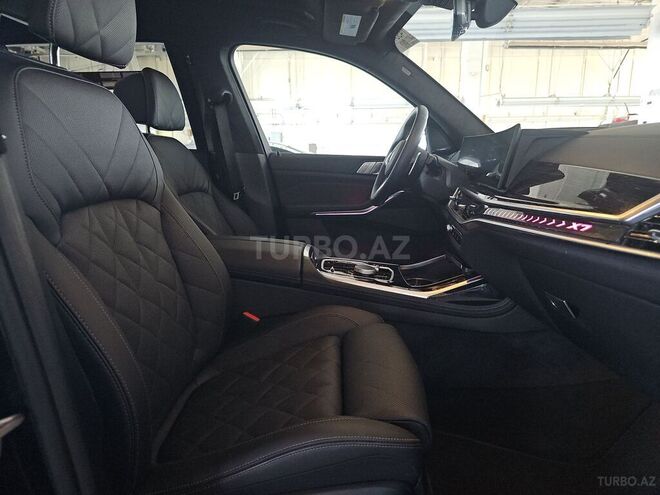 BMW X7-19