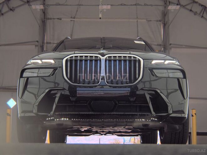 BMW X7-7