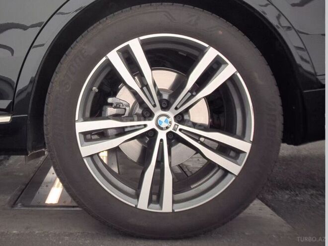 BMW X7-20