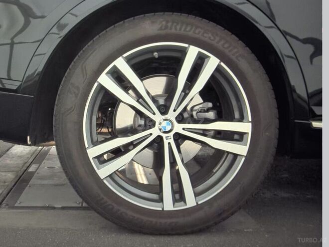 BMW X7-21