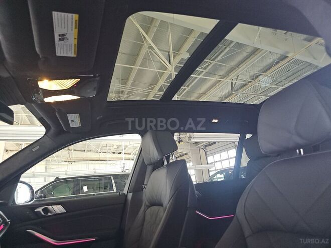 BMW X7-12
