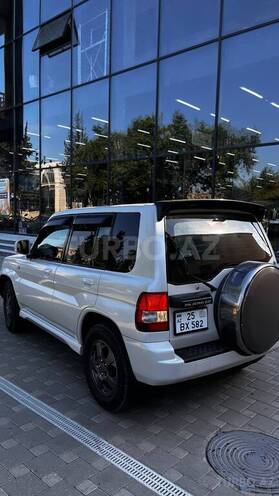 Mitsubishi Pajero io-6