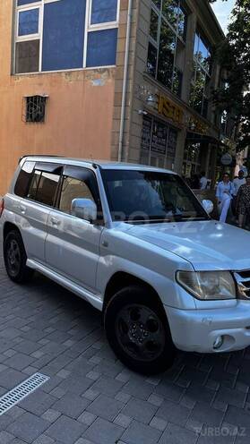 Mitsubishi Pajero io-8