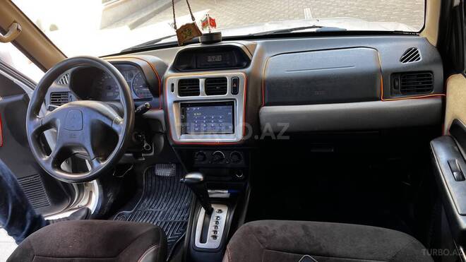 Mitsubishi Pajero io-14