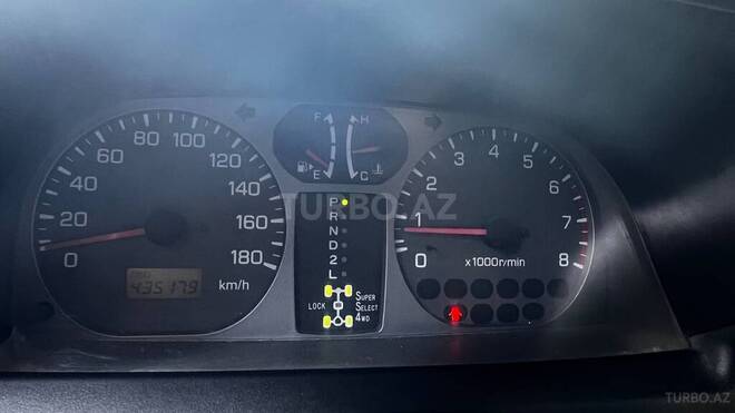 Mitsubishi Pajero io-17
